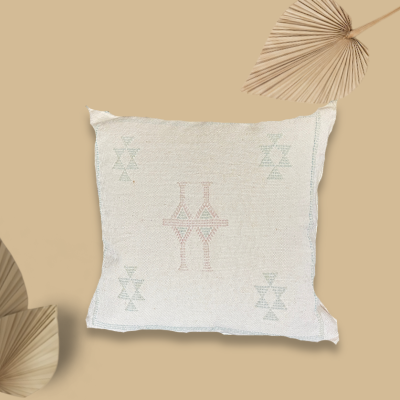 Sabra silk wit kussen met licht blauw- turquoise berbermotief - Casa with a Soul