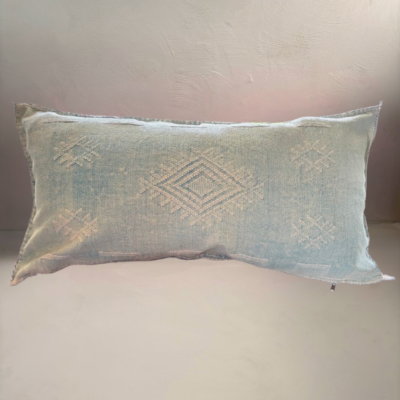 Sabra Silk Kussen Lichtblauw -95×50 cm