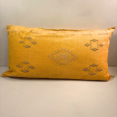 Sabra Silk Kussen Okergeel uit Marokko- 95x50 cm
