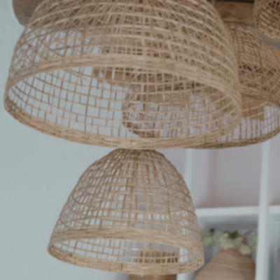 Handgemaakte lamp Sri van naturel bamboe – Ø 33 cm, speels lichteffect, duurzaam boho design, Casa with a Soul