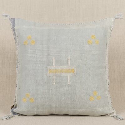 sabra_silk_kussen_lichtblauw_Handgemaakt_marrakesh