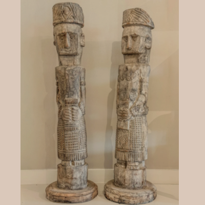 Poortwachters duo man en vrouw, handgesneden met whitewash look, handgemaakt in Bali -Casa with a Soul