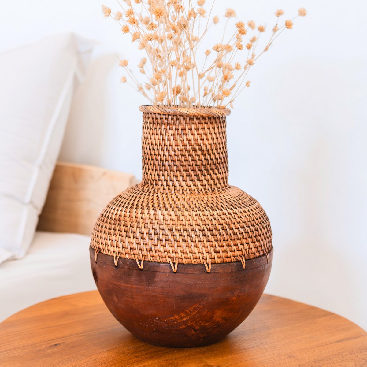 Rotan- houten vaas voor gedroogde bloemen of decoratie- Handgemaakt Java- Casa with a Soul