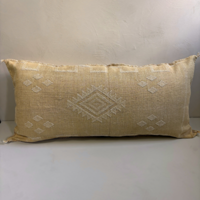 Zandkleur Sabra Silk Kussen 95x50 cm – Marrakesh