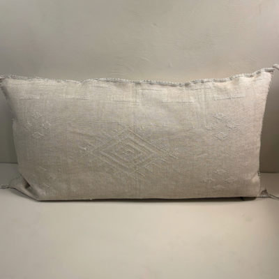 Lichtbeige Sabra Silk Kussen met symbolen – Marrakesh