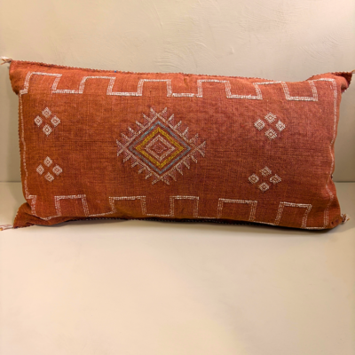 Terracotta Sabra Silk Kussen 95x50 cm – Marrakesh