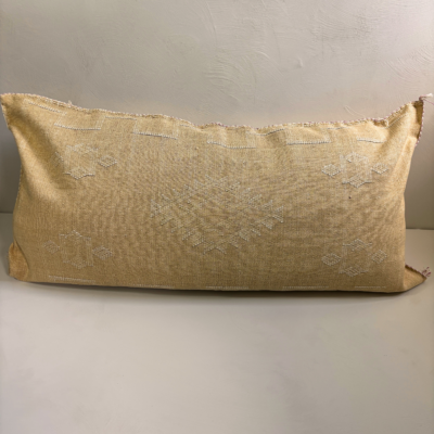Zandkleur Sabra Silk Kussen 95x50 cm – Marrakesh