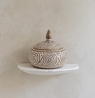 Amara – Handgemaakte houten pot met deksel maat S of M